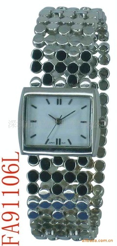 精致与时尚的交织 深圳市鸿源达表业女装皮带石英手表